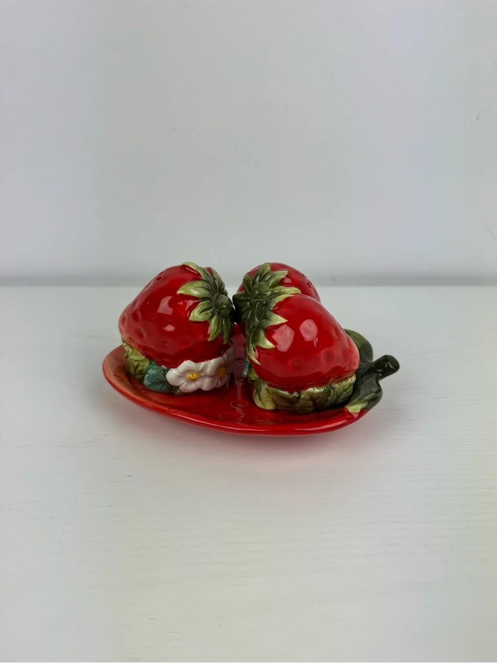 Ceramic‎ Strawberry Salt & Pepper Shakers With Tray by Corner Ruby